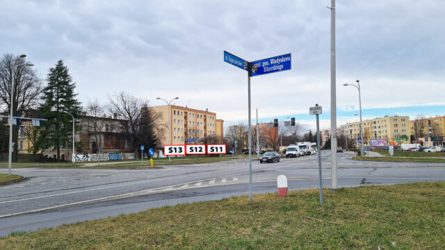 S11 — skrzyż. Sikorskiego i Zamenhofa
