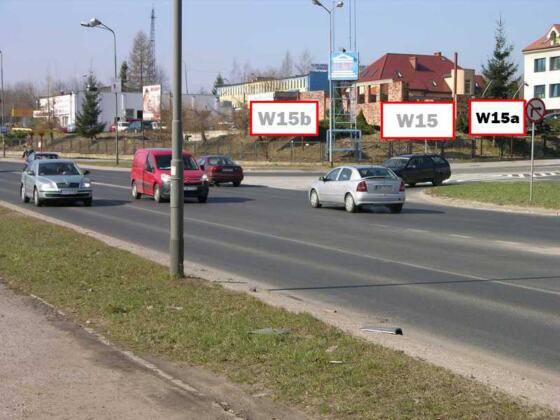 W15a — ul. Wieniawskiego 72, k/ siedziby Dialog